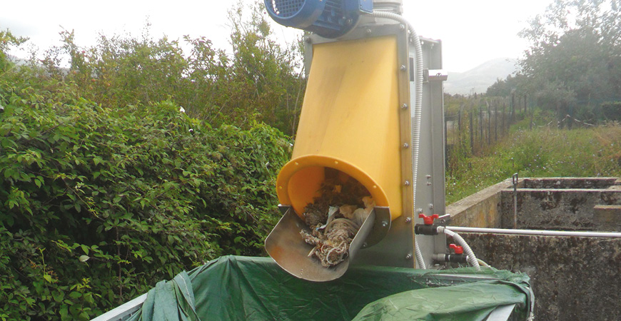 WASTEMASTER GCV Vertical Screw Screens - 1